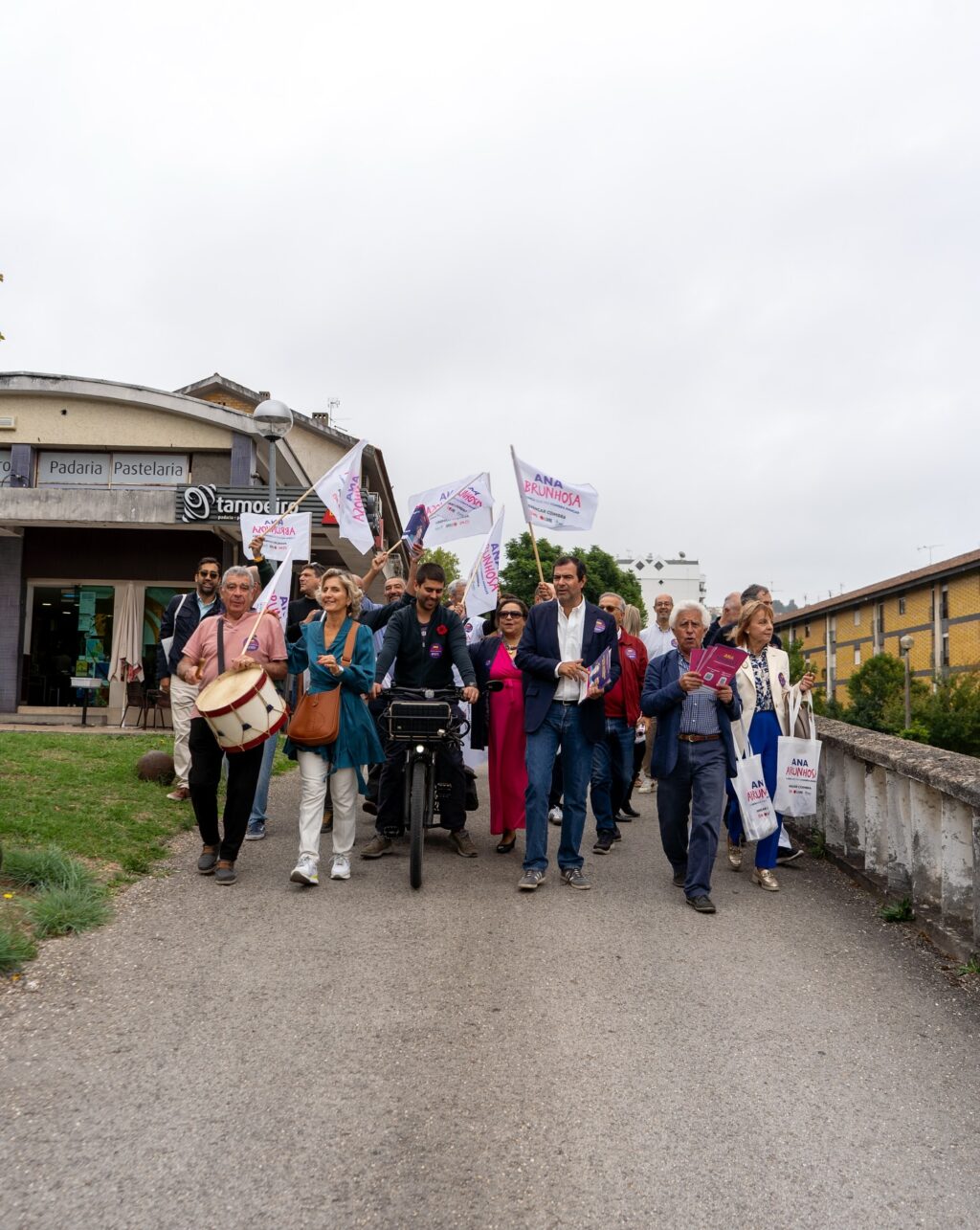 Instagram post from anaabrunhosa_. This post is in position 3.