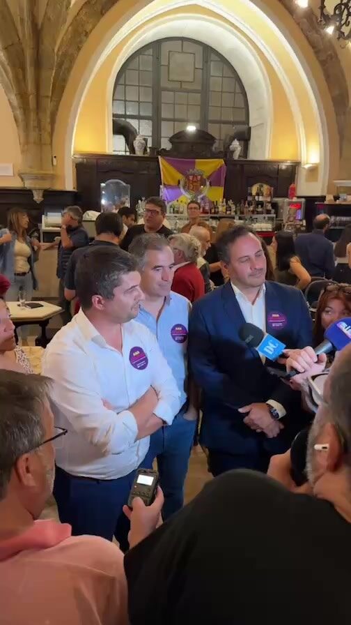 Instagram post from anaabrunhosa_. This post is in position 8.